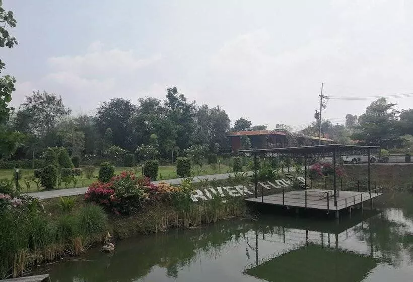 Hotelli River & Flowers Resort