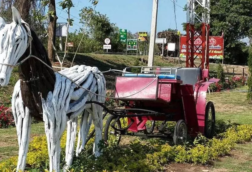 Hotelli River & Flowers Resort