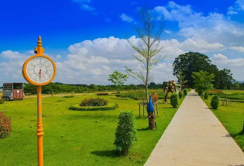 Hotelli River & Flowers Resort