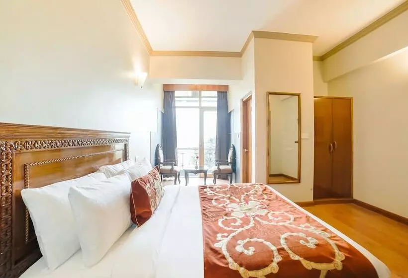 Hotelli Summit Naldehra Grand Resort & Spa