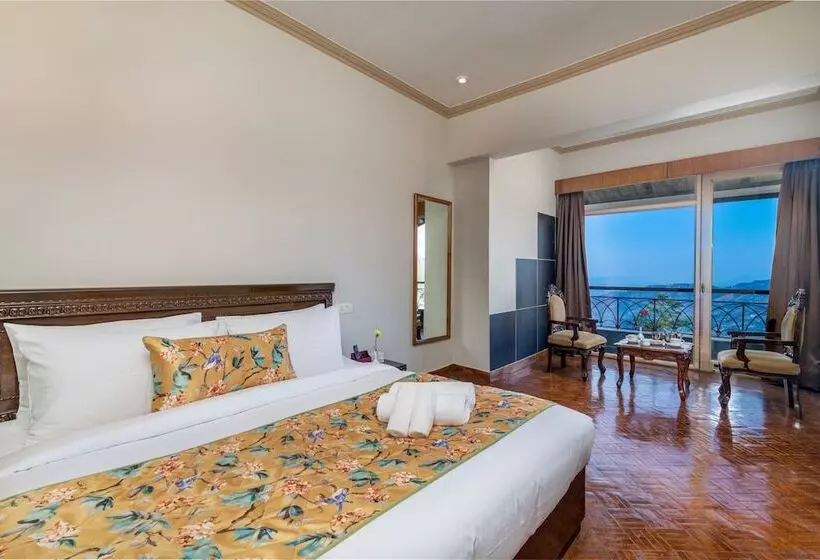 Hotelli Summit Naldehra Grand Resort & Spa