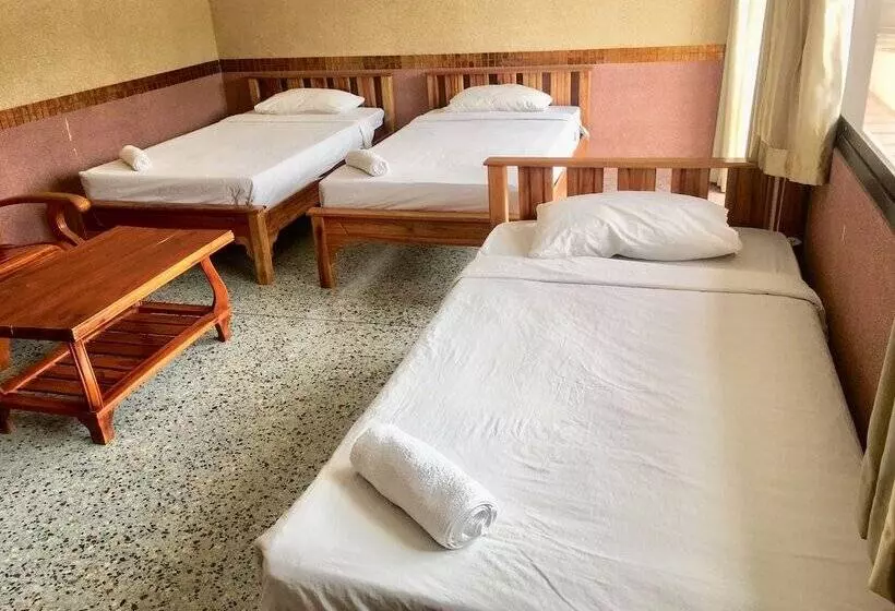 ホテル Teepak Suanmon