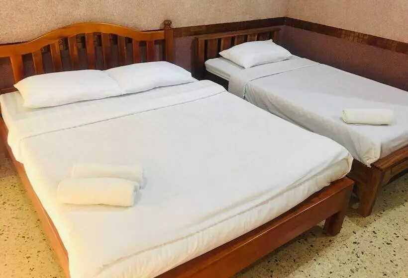 ホテル Teepak Suanmon