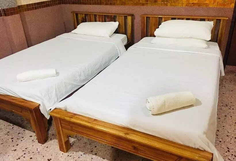 ホテル Teepak Suanmon