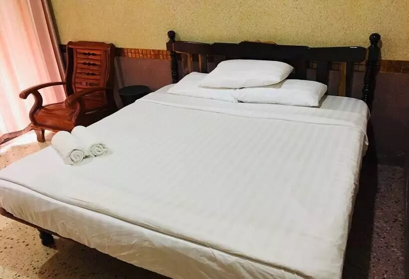 ホテル Teepak Suanmon