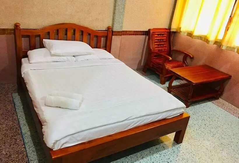 ホテル Teepak Suanmon