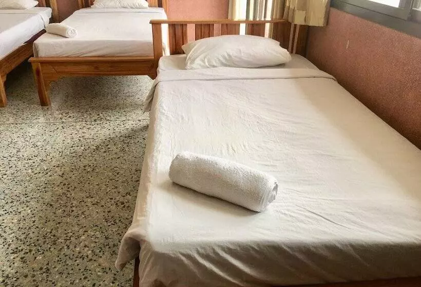 ホテル Teepak Suanmon