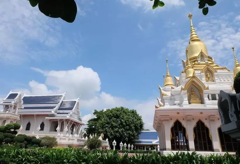 Hotelli The Imperial Kushinagar