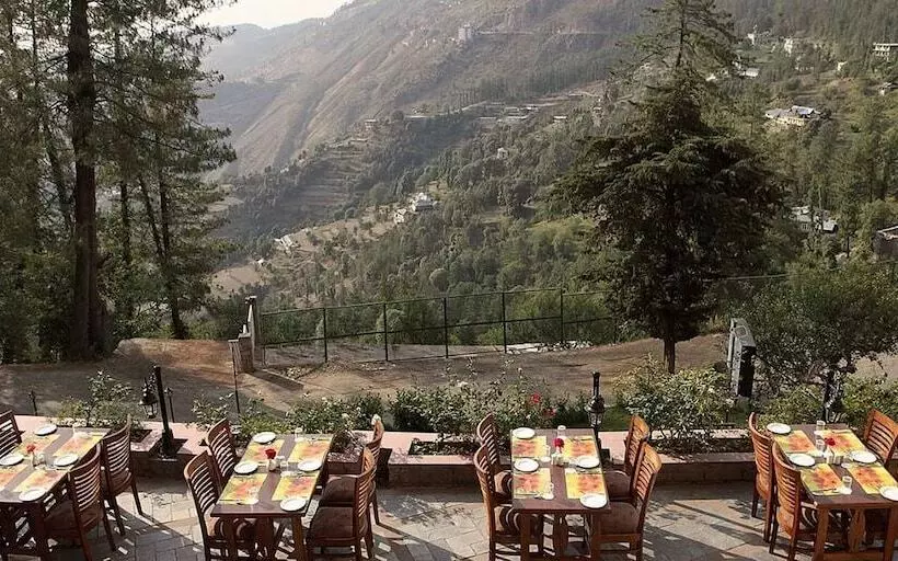 Hotelli Summit Naldehra Grand Resort & Spa