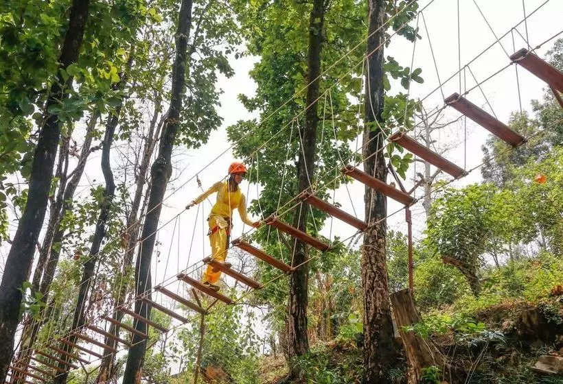 استراحتگاه The Sal Woods Forest Retreat & Spa