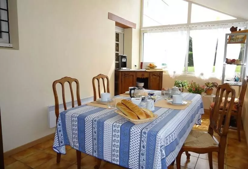 Aamiaismajoitus (B&B) Chambre D Hôtes La Roncellière