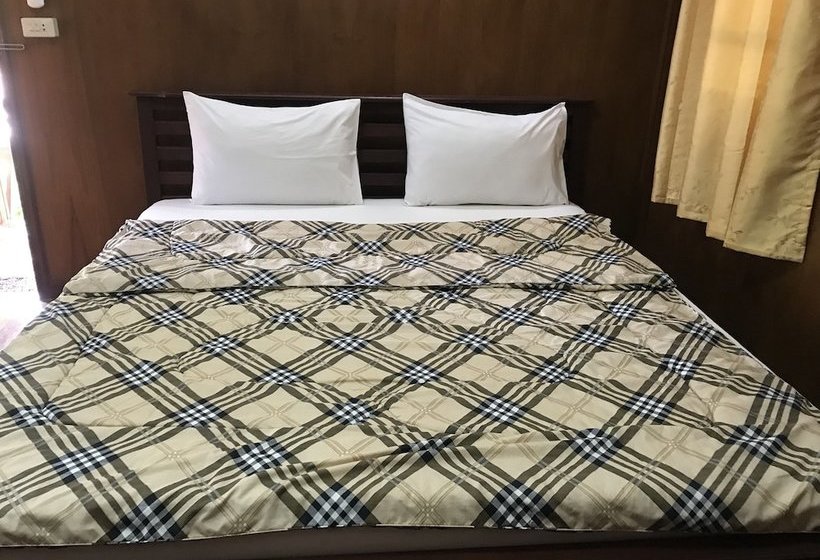 בית מלון כפרי Pruksa Resort