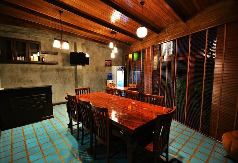 Отель Reuan Napasorn