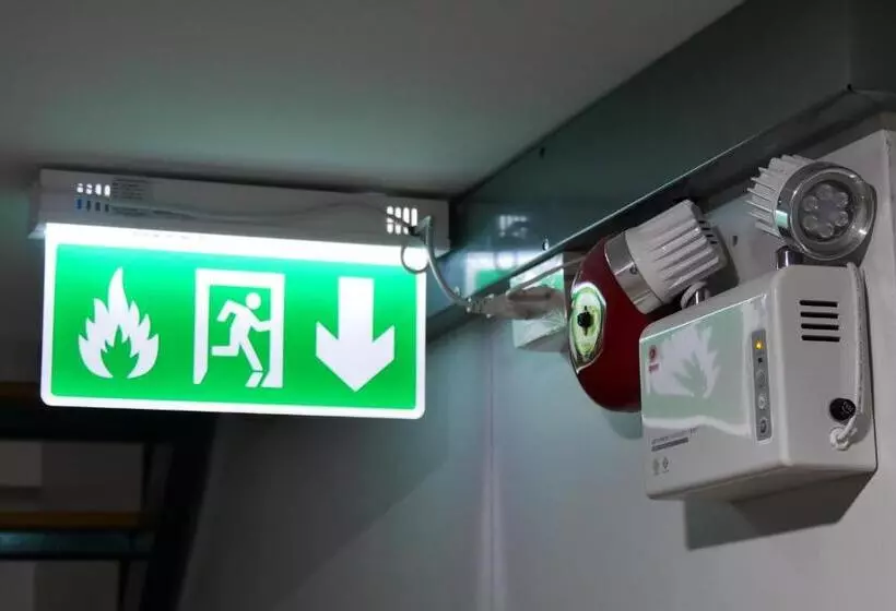 Hotelli Riski Residence Bangbuathong