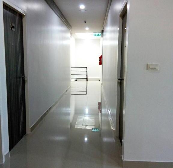 בית מלון כפרי Riski Residence Bangbuathong