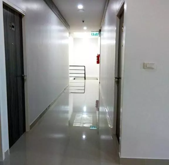 Hotelli Riski Residence Bangbuathong