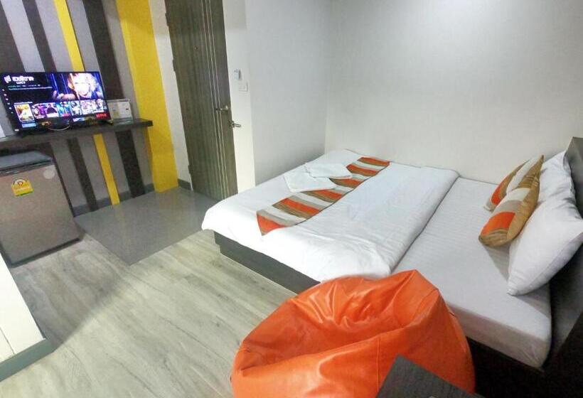 בית מלון כפרי Riski Residence Bangbuathong