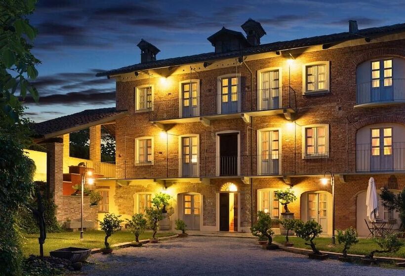 בית מלון כפרי Risveglio In Langa