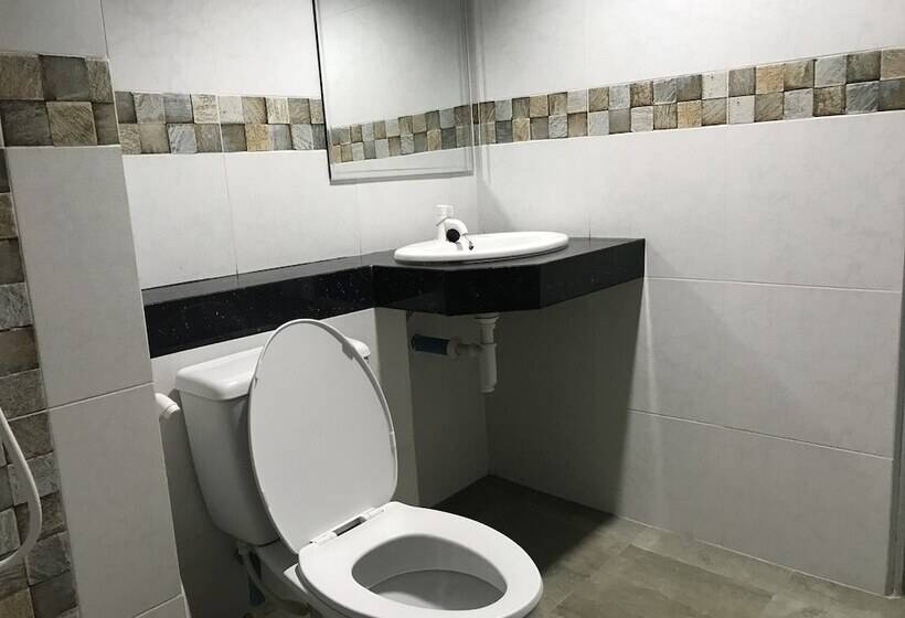 Отель Sirimongkol