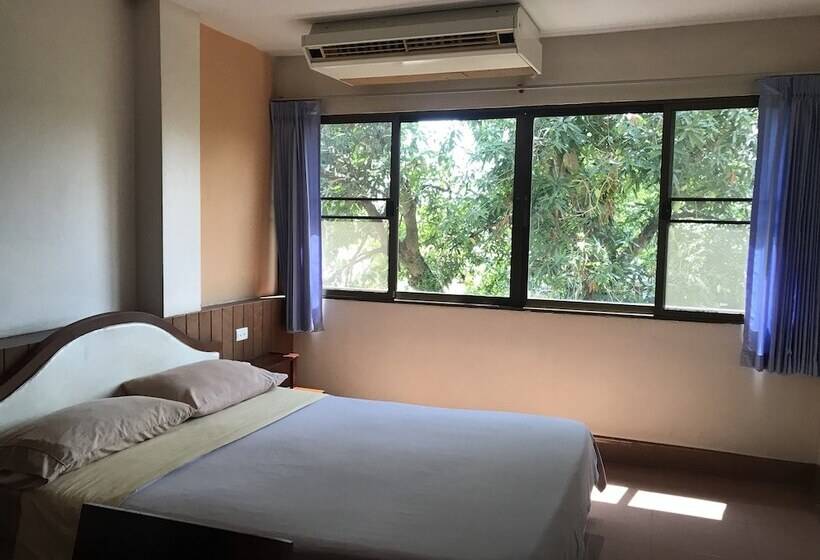 Отель Sirimongkol