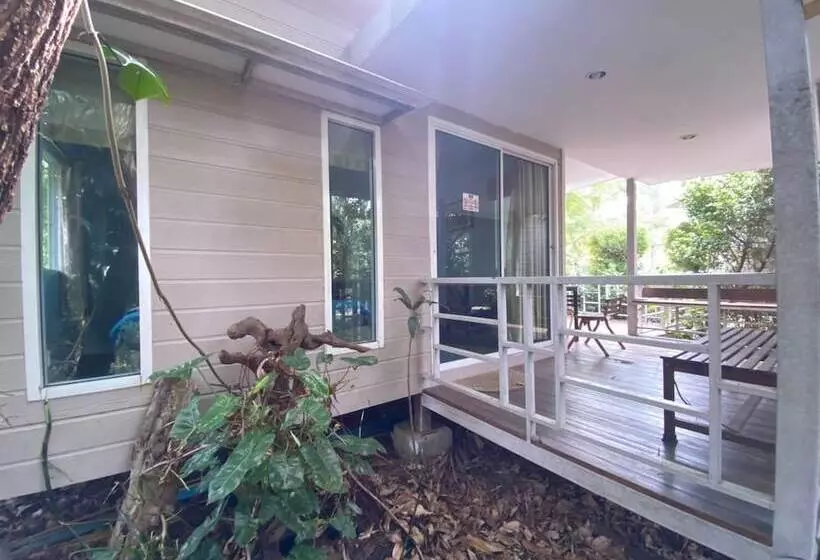 Hotelli Villa Rayonghouse