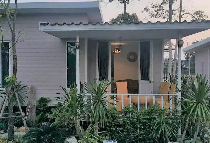 Hotelli Villa Rayonghouse