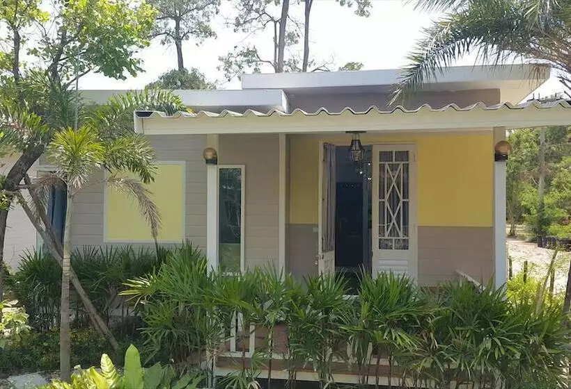 Hotelli Villa Rayonghouse