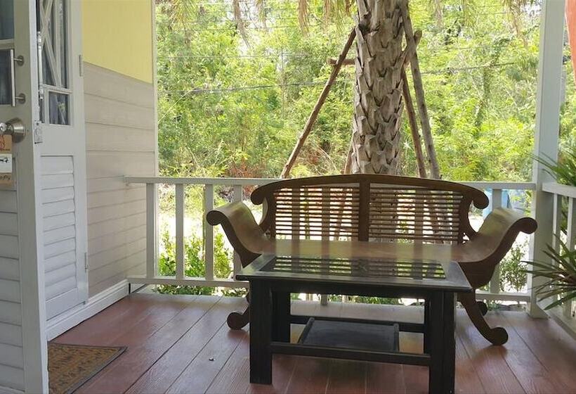 Отель Villa Rayonghouse