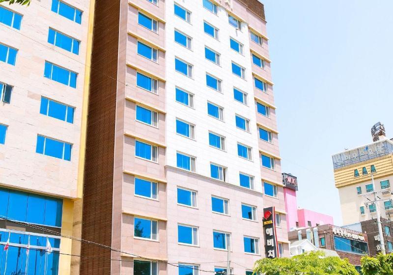 בית מלון כפרי Yeosu Beach