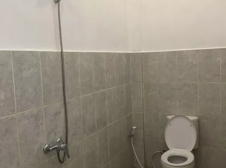 Majatalo D'reborn Guest House