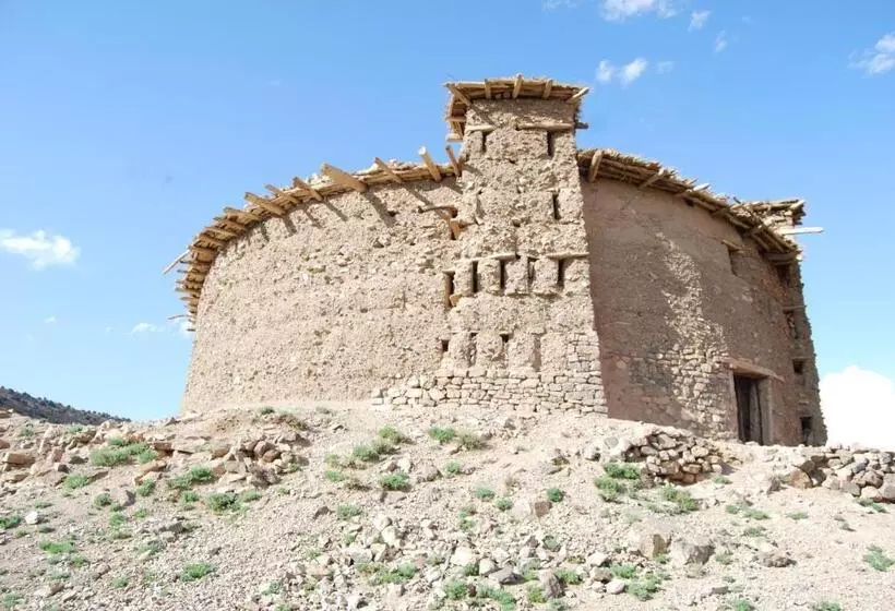 Majatalo Kasbah Ait Bouguemez