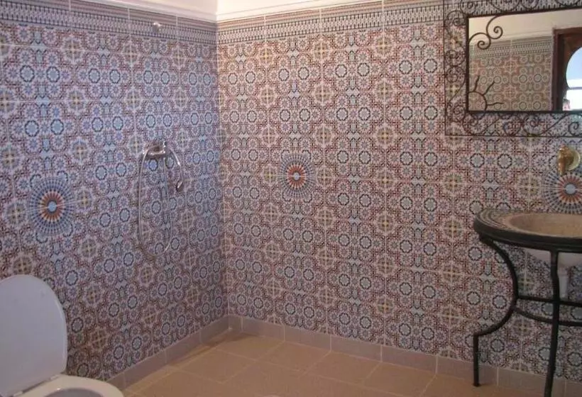 Majatalo Kasbah Ait Bouguemez