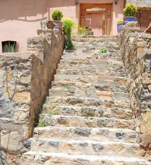 Majatalo Kasbah Ait Bouguemez