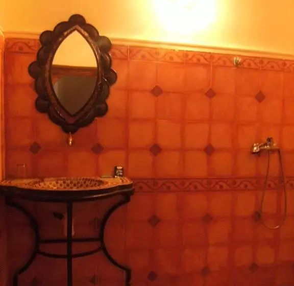 Majatalo Kasbah Ait Bouguemez