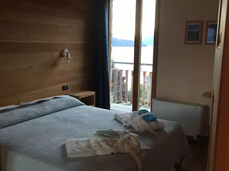 Aamiaismajoitus (B&B) Villa Très Jolie