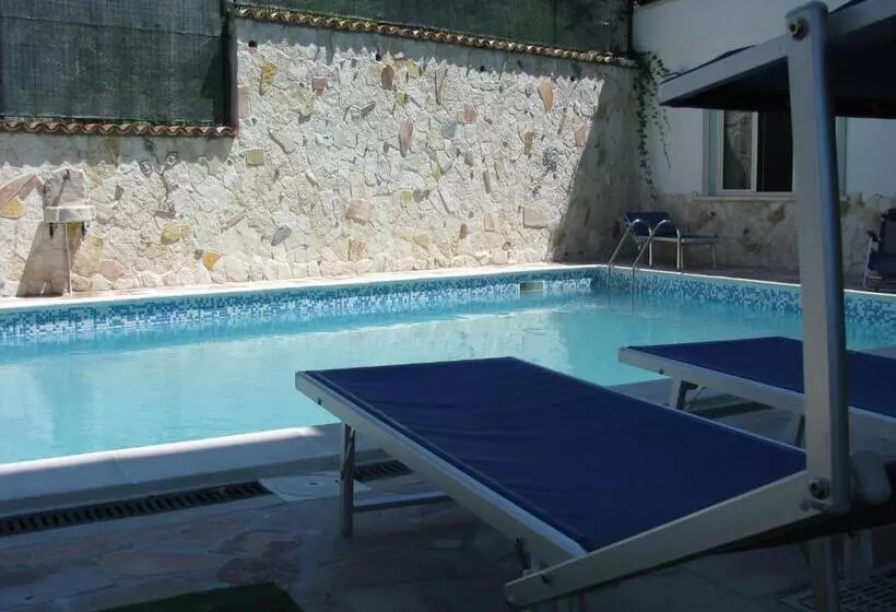 簡易ホテル San Berardo