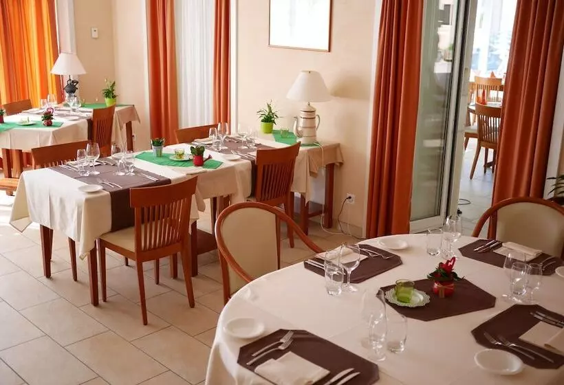 ホテル Auberge Aux Deux Sapins