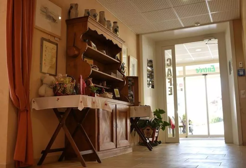 ホテル Auberge Aux Deux Sapins