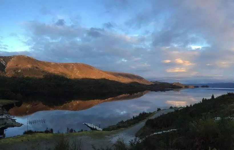 ホテル Pedder Wilderness Lodge