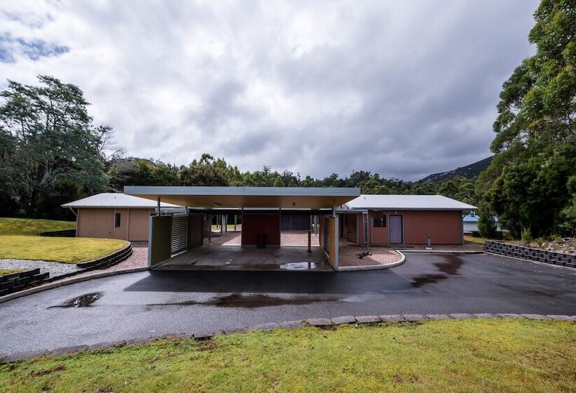 בית מלון כפרי Pedder Wilderness Lodge