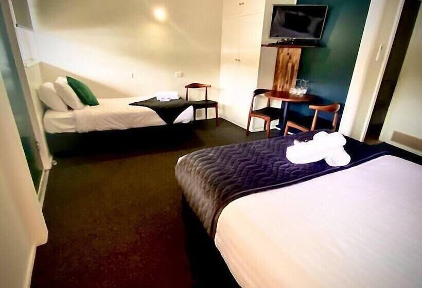 בית מלון כפרי Pedder Wilderness Lodge