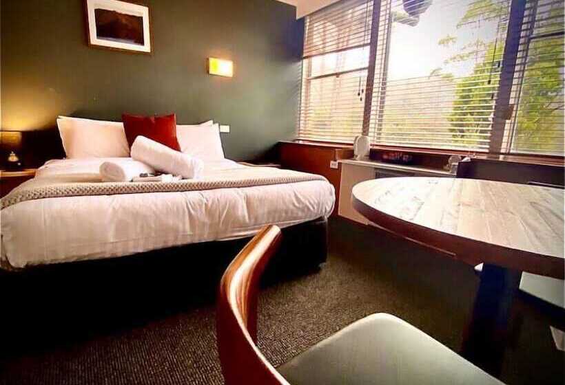 בית מלון כפרי Pedder Wilderness Lodge