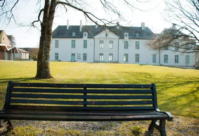 Hotelli Surprenantes   Château Du Pé