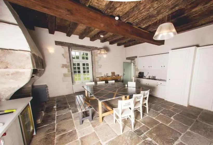 Hotelli Surprenantes   Château Du Pé