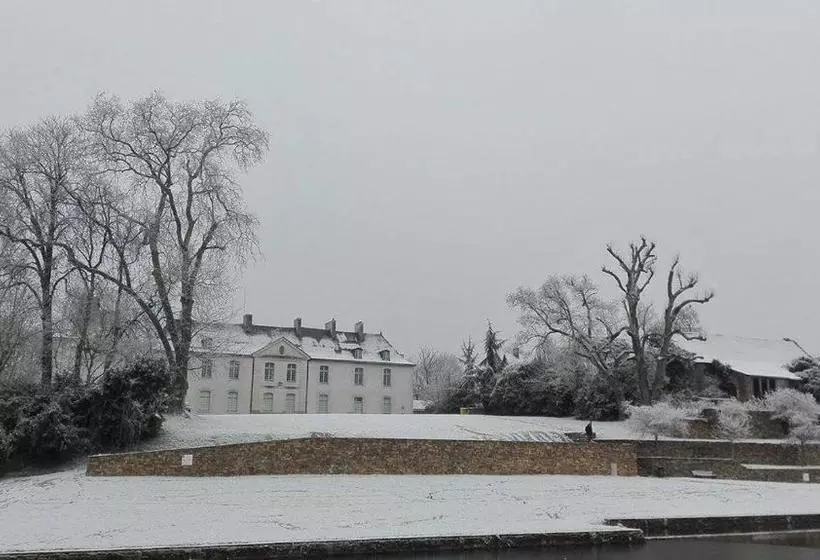 Hotelli Surprenantes   Château Du Pé