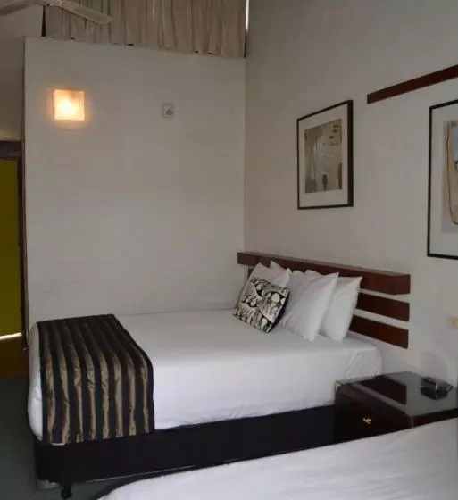 モーテル The Apple Inn