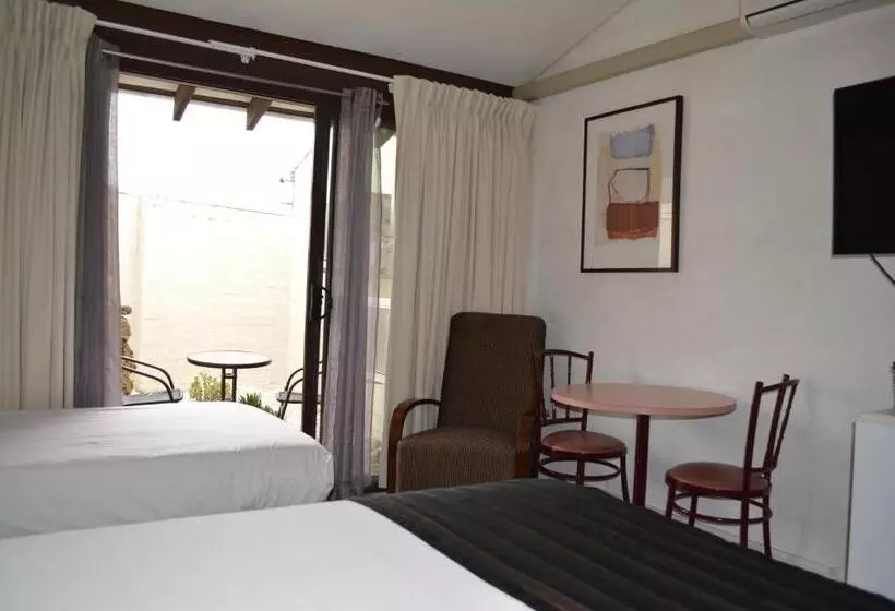 モーテル The Apple Inn