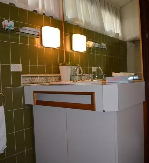 モーテル The Apple Inn