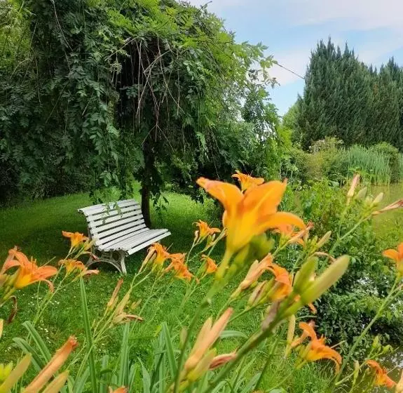 Majatalo Domaine De Lardoisière