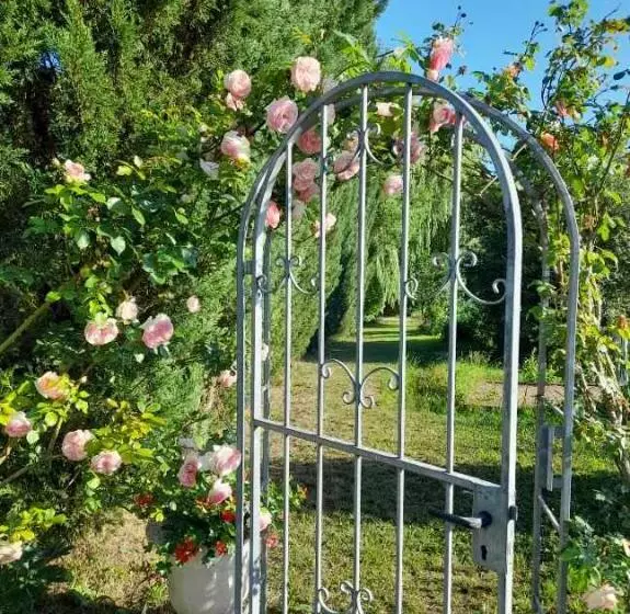 Majatalo Domaine De Lardoisière